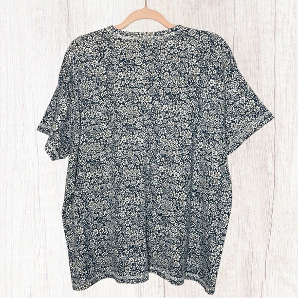 EDDIE BAUER Floral V-Neck Button Front Tee, XXL - Picture 5 of 8